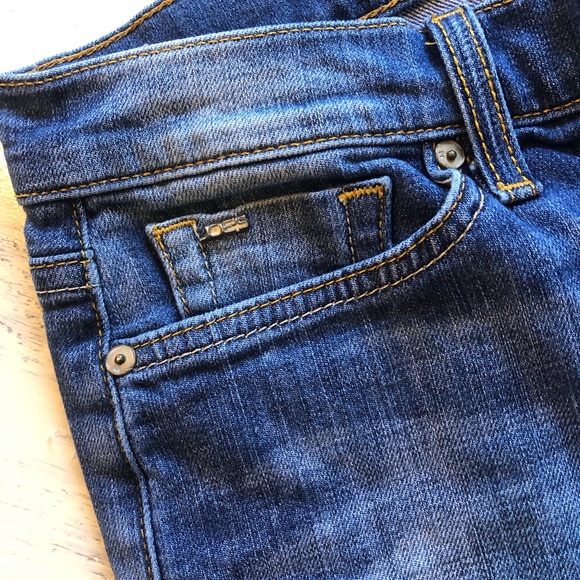 Joe’s Jeans Denim Shorts - Picture 4 of 7